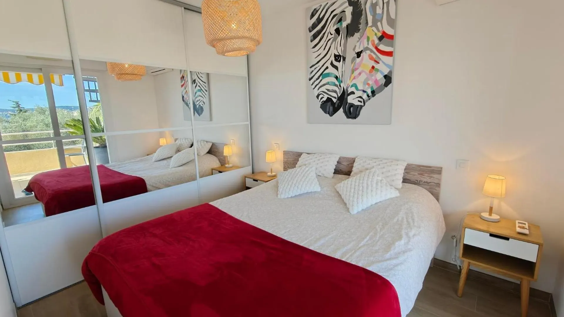 Apartment Appartement Toit Terrasse Nice-Ouest Avec Parking, Clim Et Piscine France