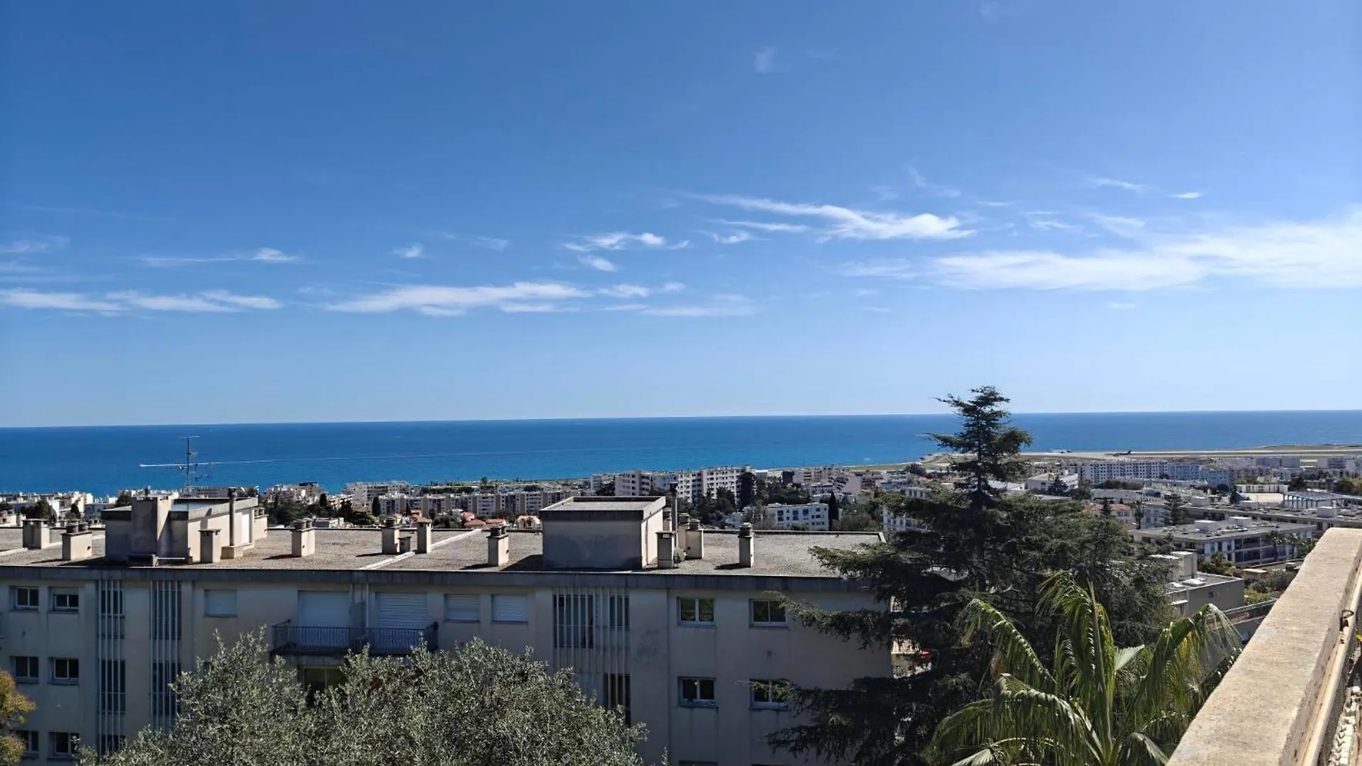 Appartement Toit Terrasse Nice-Ouest Avec Parking, Clim Et Piscine 0*, Nice